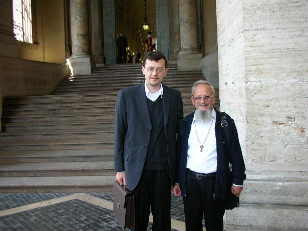 Avec Père Fulgenzio, après être sorti des bureaux du secrétariat d'État du Vatican (Mai '06)